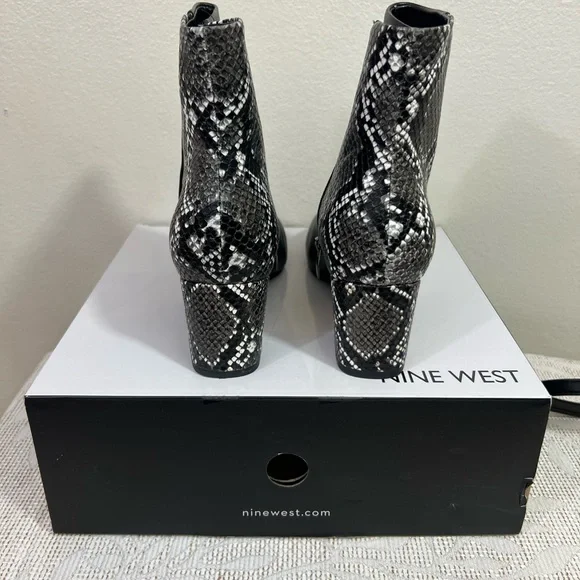 Nine West Black and Snake Print Boots with Bag - Picture 5 of 12